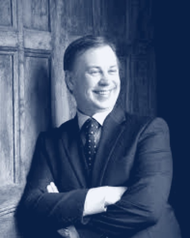 Paul Russell, pengasas Luxury Academy London